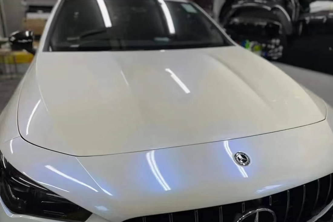 PET Glossy White Turns Blue Vinyl Wrap